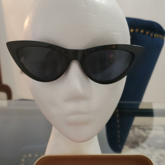 New Vintage Cateyed Black Glasses - Picture 2 of 4